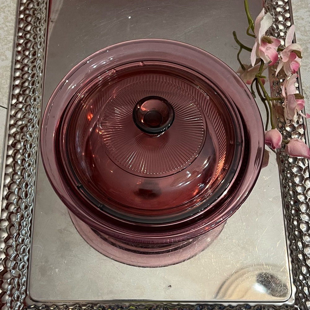 Vintage Corning Visions Cranberry 24 oz (750 mL) Covered Ribbed Casserole Dish - Picture 11 of 11